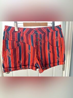 Star Wars Her Universe High-Rise shorts